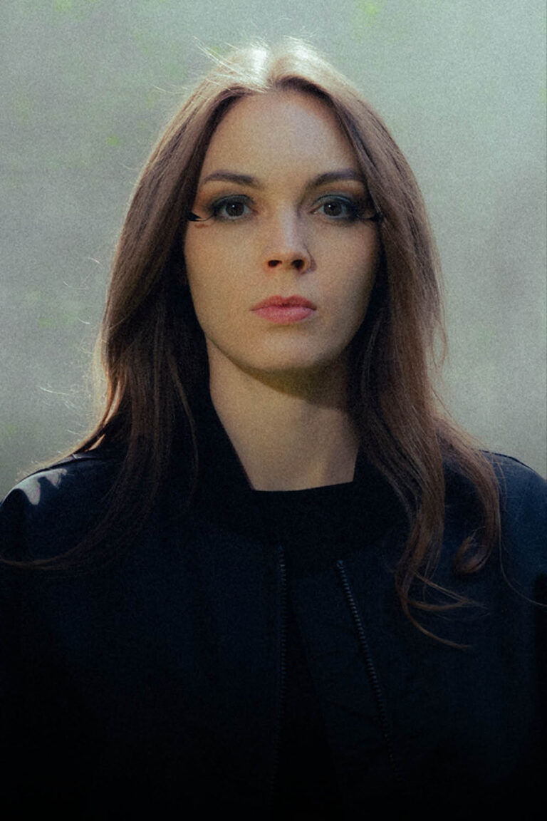 Ava Crown
